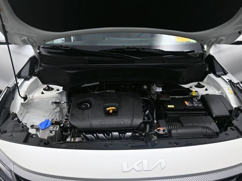 Used 2024 Kia Seltos LX AWD/4WD image 12