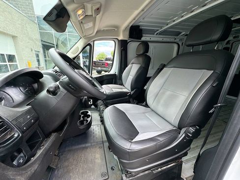 Used 2025 RAM ProMaster 2500 w/ Convenience Group FWD image 18