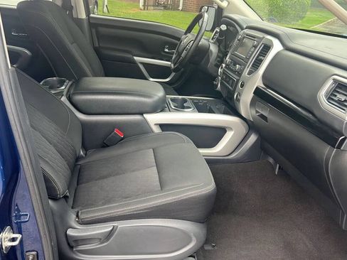 Used 2019 Nissan Titan SV w/ SV Convenience Package AWD/4WD image 28