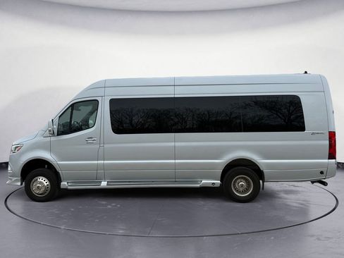 Used 2023 Mercedes-Benz Sprinter 3500 w/ Parking Package image 8
