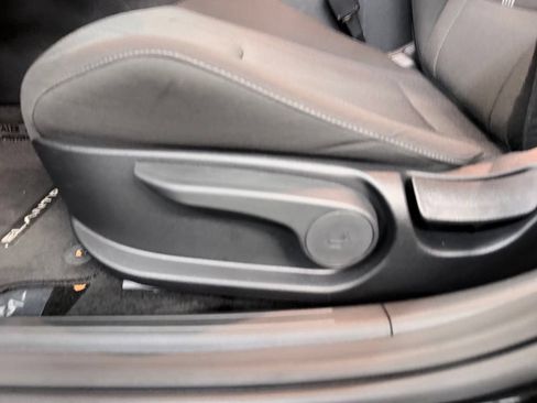Used 2026 Hyundai Elantra SE FWD image 11