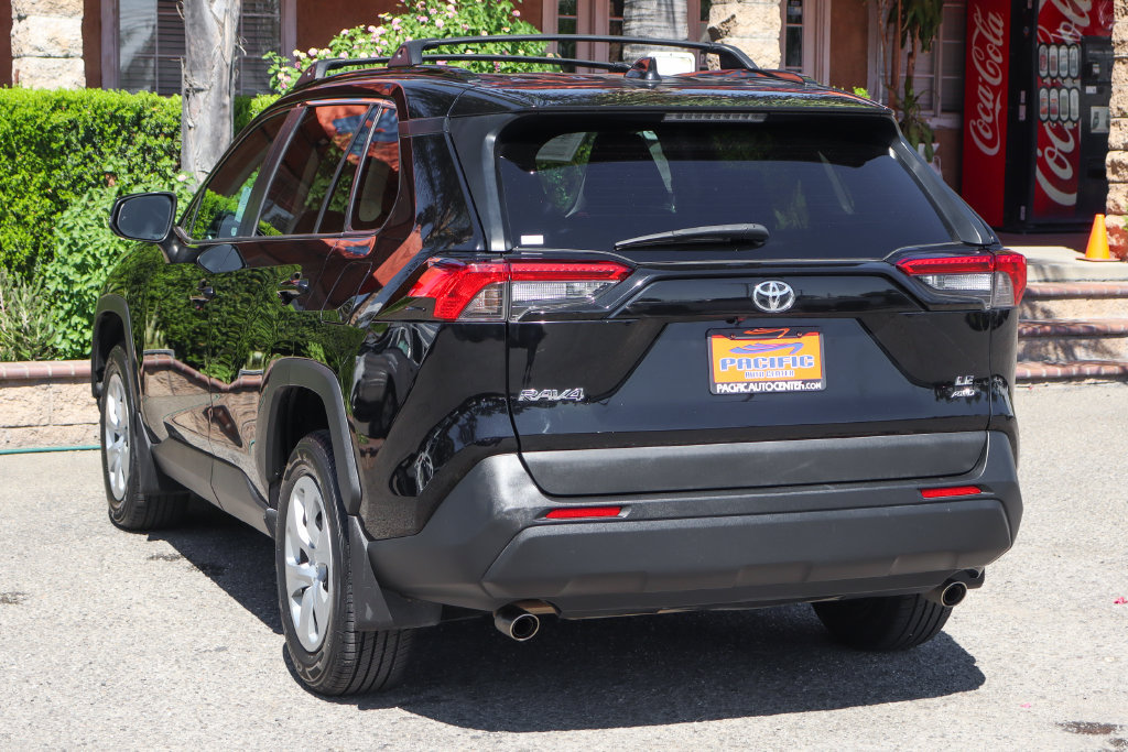 Used 2021 Toyota RAV4 LE w/ Carpet Mat Package (TMS) AWD/4WD image 6