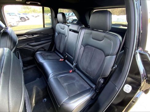 Certified 2023 Jeep Grand Cherokee Altitude image 17