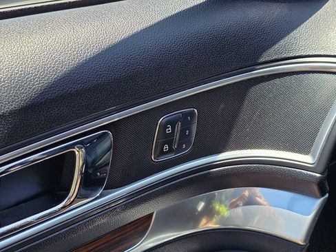 Used 2018 Ford Explorer Limited FWD image 27