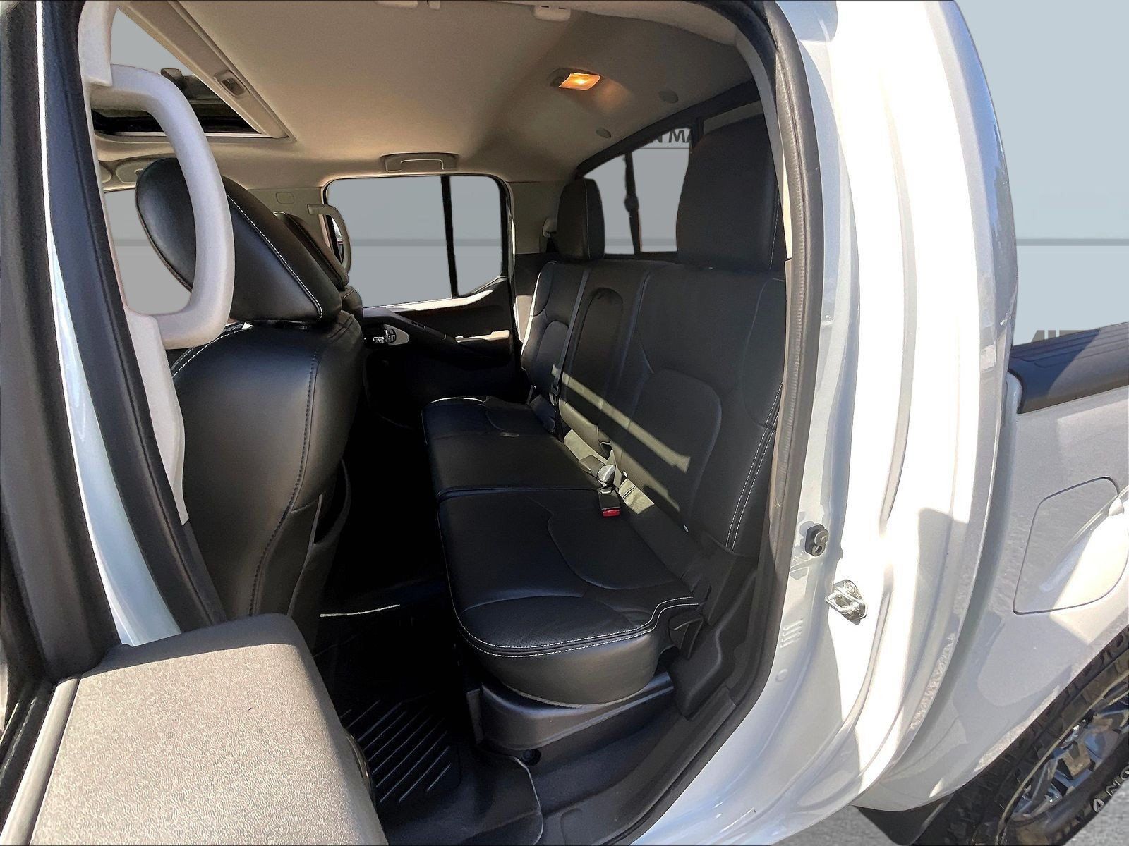 Certified 2020 Nissan Frontier PRO-4X w/ Pro-4x Utility Package AWD/4WD image 25