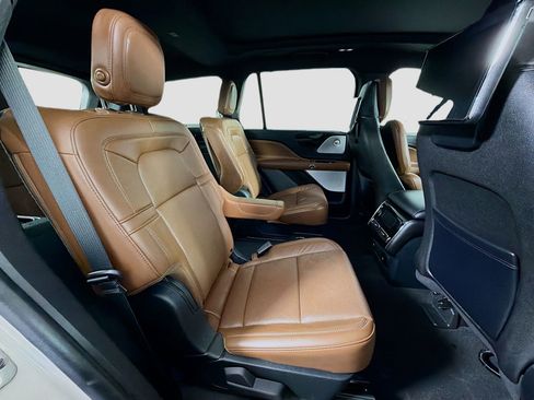 Used 2022 Lincoln Aviator Reserve w/ Equipment Group 201A AWD/4WD image 31