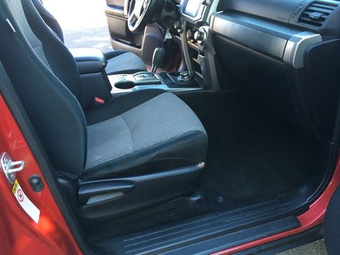 Used 2015 Toyota 4Runner SR5 AWD/4WD image 29