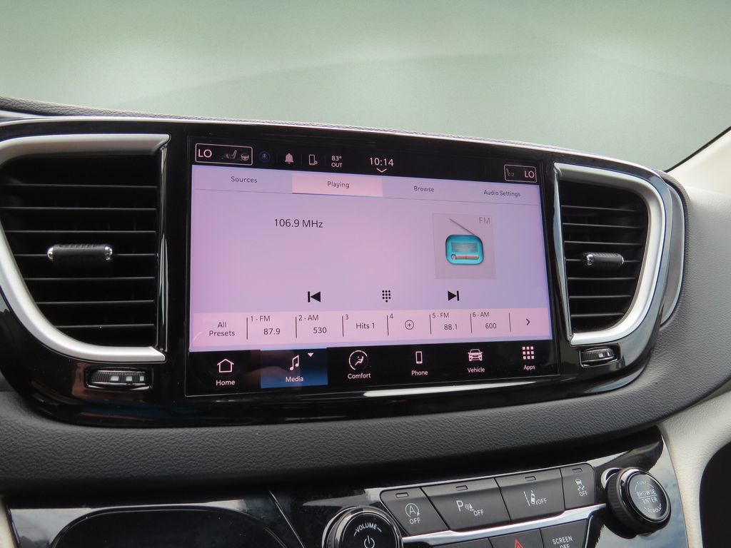 Used 2024 Chrysler Pacifica Touring-L FWD image 21