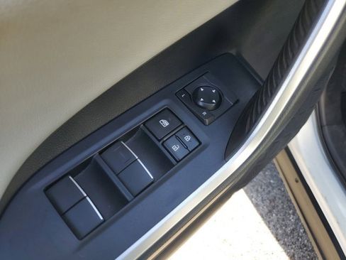 Used 2019 Toyota RAV4 Limited image 26