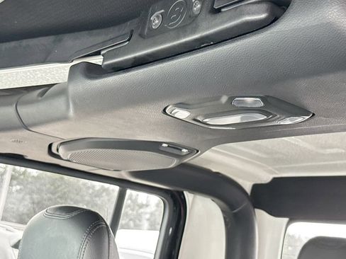 Used 2021 Jeep Gladiator Overland image 20