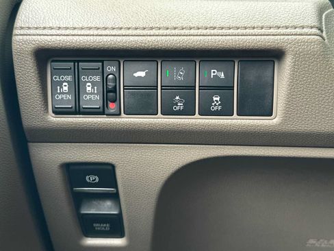Used 2018 Honda Odyssey Elite image 33