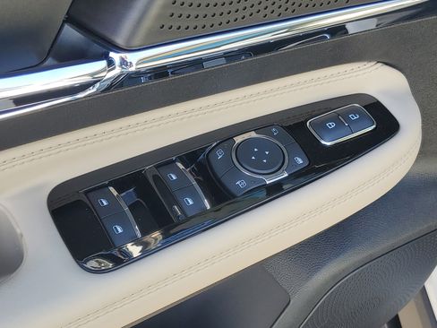 New 2026 Lincoln Corsair Premiere image 10