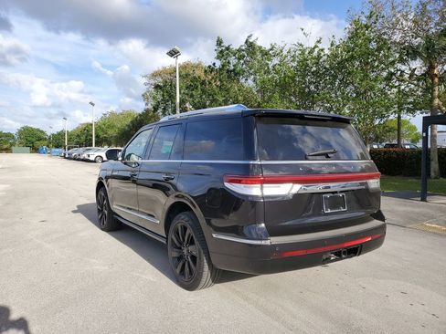 Used 2022 Lincoln Navigator Reserve AWD/4WD image 3