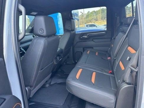 Certified 2025 GMC Sierra 2500 AT4 w/ AT4 Preferred Package image 8
