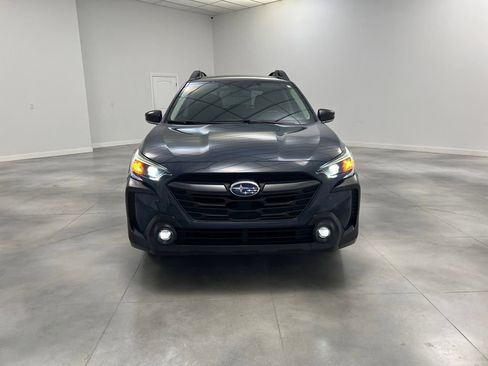 Used 2023 Subaru Outback Premium image 3