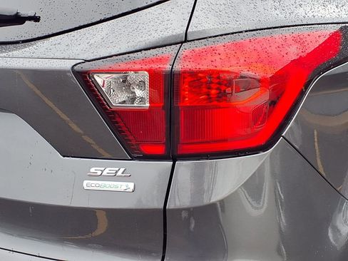 Used 2019 Ford Escape SEL image 25