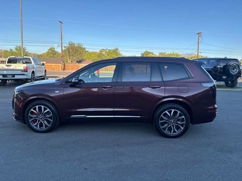 Used 2023 Cadillac XT6 Sport w/ Technology Package AWD/4WD image 5