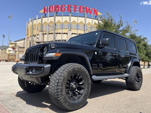 Used 2019 Jeep Wrangler Unlimited Sahara AWD/4WD image 1
