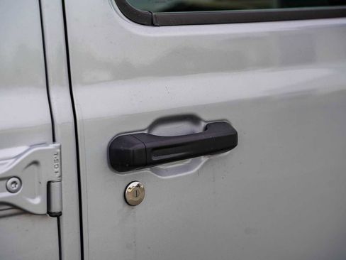 Used 2024 Jeep Gladiator Sport image 14