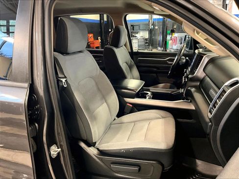 Used 2019 RAM 1500 Big Horn image 11