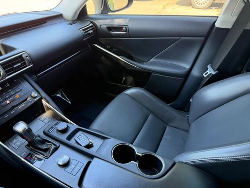 Used 2018 Lexus IS 300 AWD w/ Comfort Package image 33
