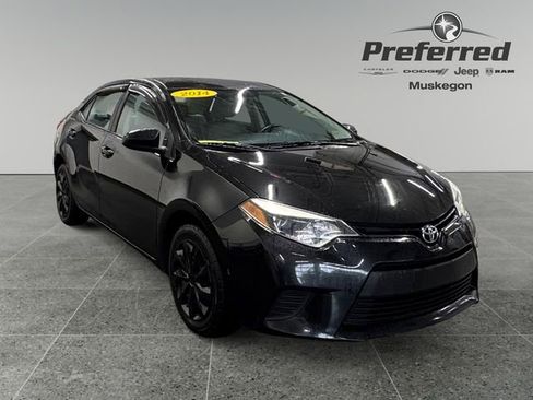 Used 2014 Toyota Corolla LE image 1
