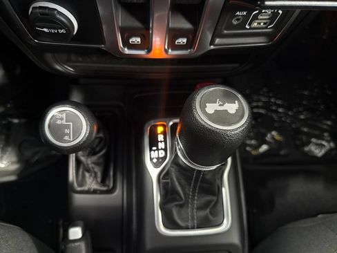 Used 2024 Jeep Wrangler Sport AWD/4WD image 16