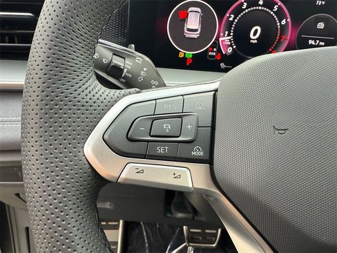 New 2026 Volkswagen Tiguan SE R-Line image 19