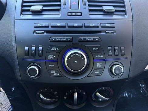 Used 2013 MAZDA MAZDA3 i SV w/ Convenience Pkg image 19