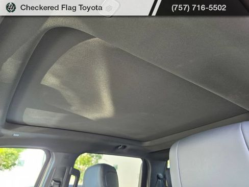 Used 2025 Toyota Tundra Limited AWD/4WD image 11