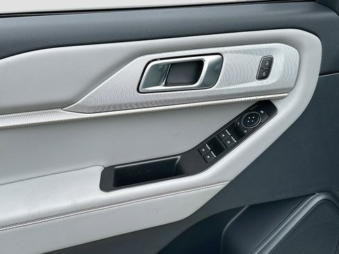 New 2026 Ford Explorer Active image 13