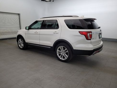 Used 2017 Ford Explorer XLT w/ Equipment Group 202A AWD/4WD image 3