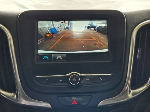 Used 2018 Chevrolet Equinox LT FWD image 19
