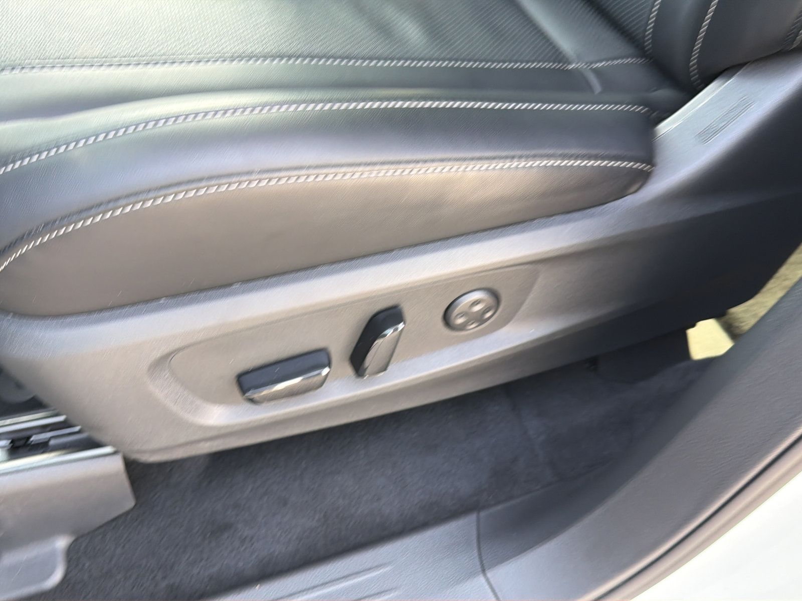 Used 2025 INFINITI QX60 Luxe w/ Black Edition AWD/4WD image 32