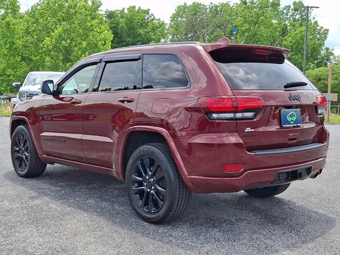 Used 2019 Jeep Grand Cherokee Altitude AWD/4WD image 5