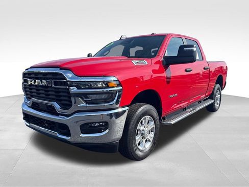 Used 2026 RAM 2500 Big Horn AWD/4WD image 2