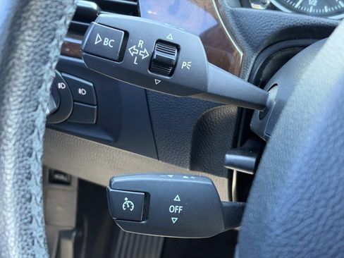 Used 2011 BMW 335i xDrive Sedan image 23