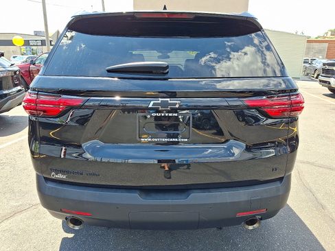 Used 2022 Chevrolet Traverse LT w/ Midnight/Sport Edition AWD/4WD image 4