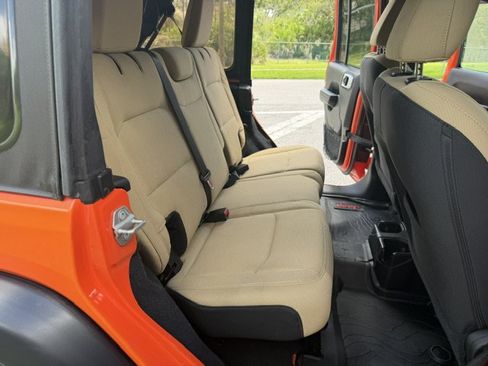 Used 2018 Jeep Wrangler Unlimited Sport S AWD/4WD image 15