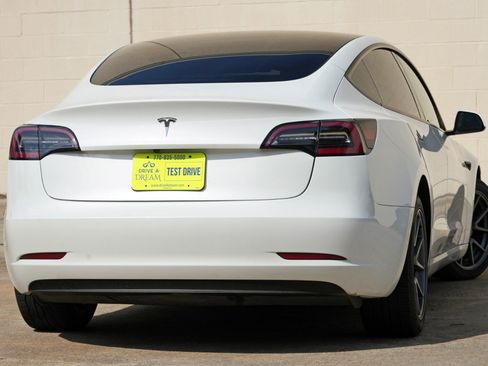 Used 2023 Tesla Model 3 Standard Range RWD image 5