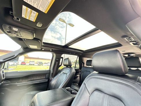 Used 2021 Ford Expedition Max Limited AWD/4WD image 19