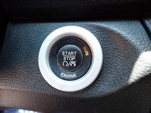 Used 2015 RAM 1500 Laramie w/ Convenience Group AWD/4WD image 18