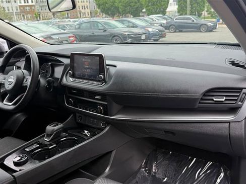 Used 2024 Nissan Rogue SV AWD/4WD image 16