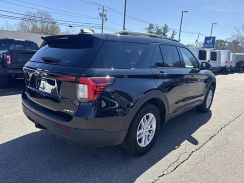 Used 2026 Ford Explorer Active AWD/4WD image 9