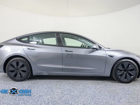 Used 2025 Tesla Model 3 Long Range AWD/4WD image 8