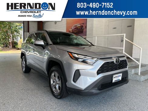 Used 2025 Toyota RAV4 XLE AWD/4WD image 1