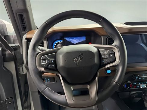 Used 2024 Ford Bronco Outer Banks image 15
