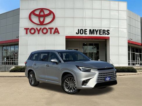 Used 2024 Lexus TX 350 FWD image 2