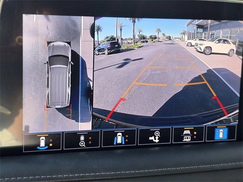 Used 2021 Chevrolet Suburban Z71 w/ Luxury Package image 22