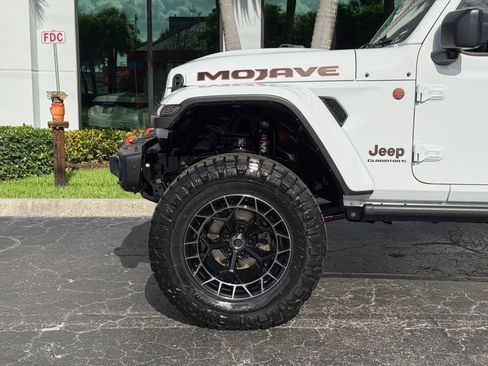 Used 2024 Jeep Gladiator Mojave image 15